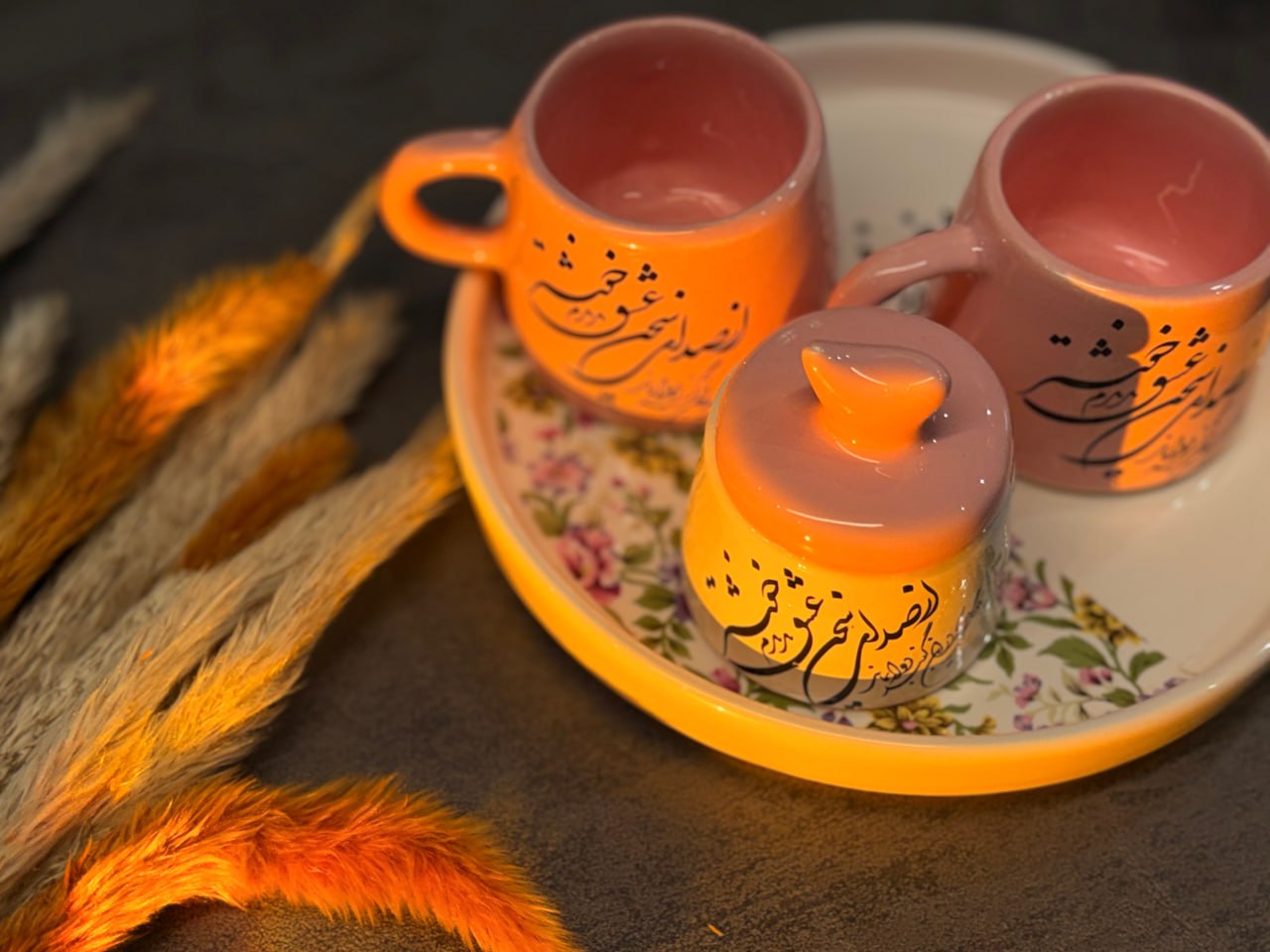 بشقاب صورتی  نقش و نگار  - تصویر 3